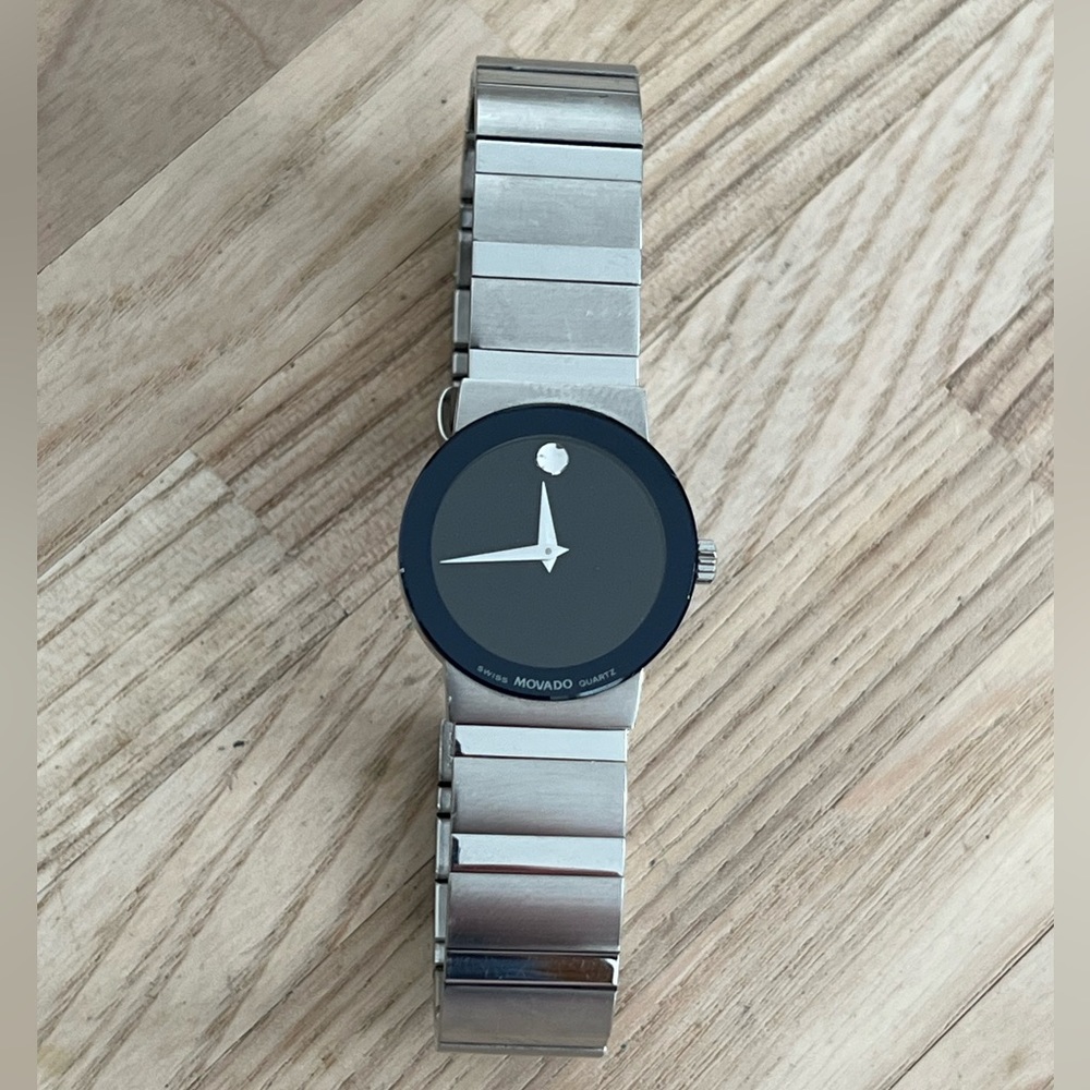 Movado Museum Sapphire Ladies Watch Stainless Bracelet Black Round Dial